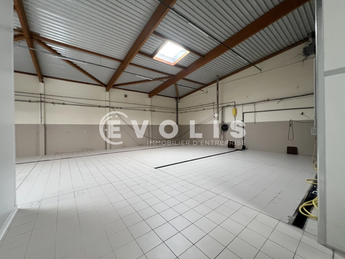 Photo 9 – location Entrepôts / activités	DECINES CHARPIEU (69150)