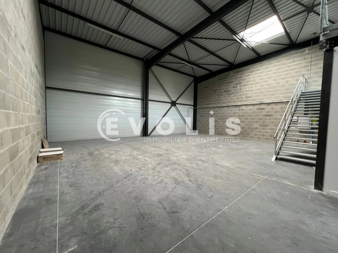 Photo 4 – location Entrepôts / activités	CHASSIEU (69680)