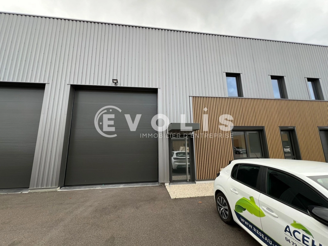 Photo 3 – location Entrepôts / activités	CHASSIEU (69680)