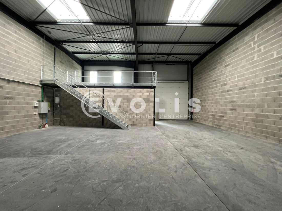 Photo 5 – location Entrepôts / activités	CHASSIEU (69680)
