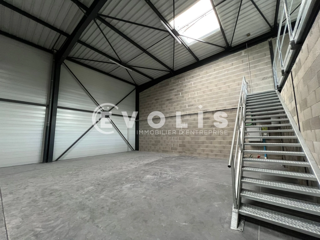 Photo 6 – location Entrepôts / activités	CHASSIEU (69680)