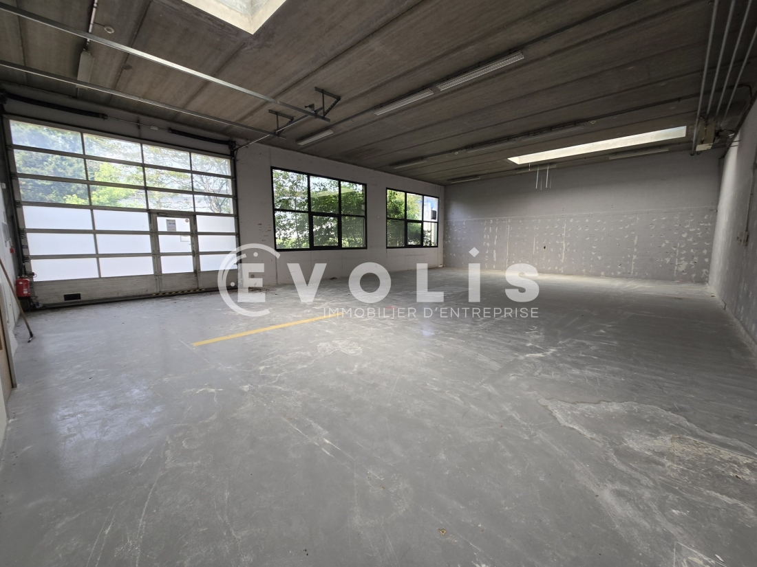 Photo 2 – location Entrepôts / activités	VILLEJUST (91140)