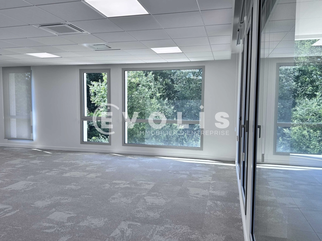Photo 6 – vente bureaux	SERRIS (77700)