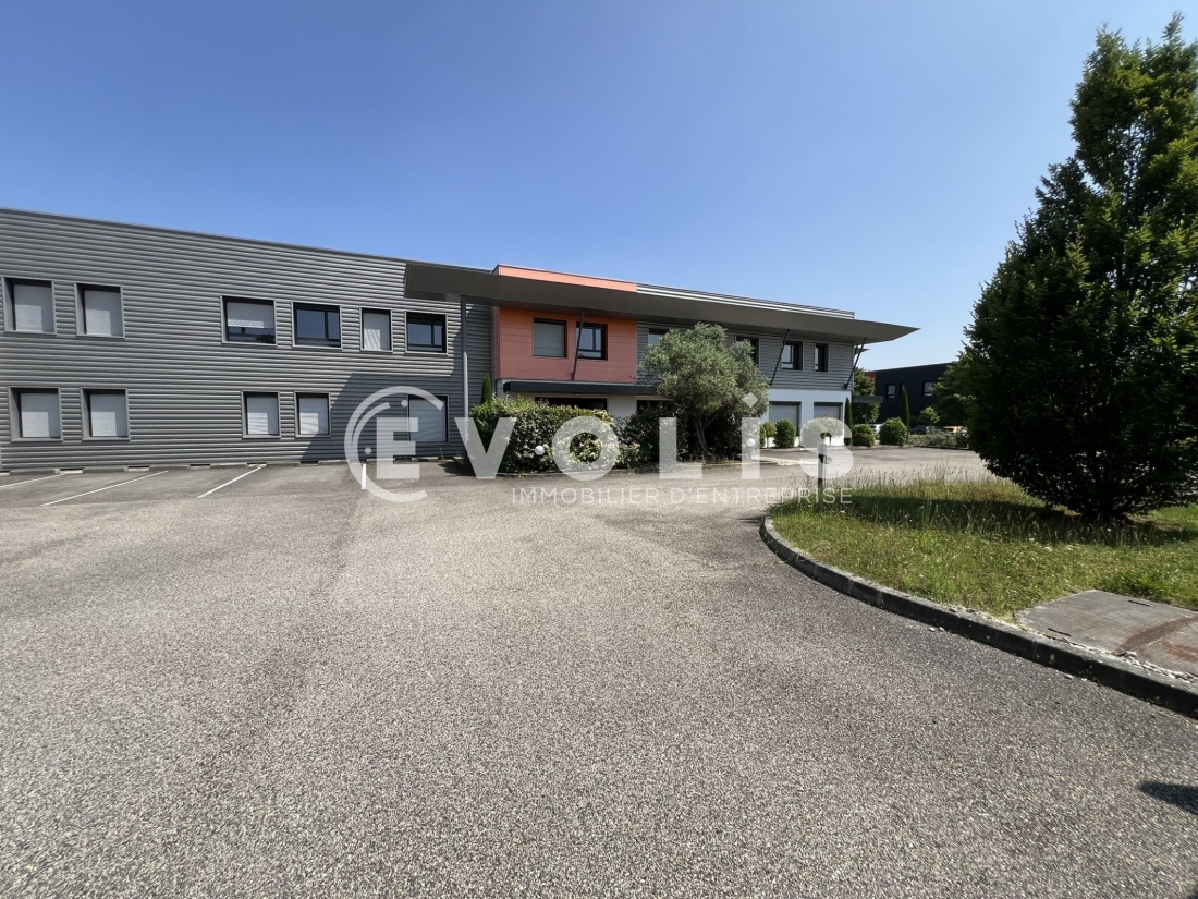 Photo 3 – vente Entrepôts / activités	SAINT PRIEST (69800)