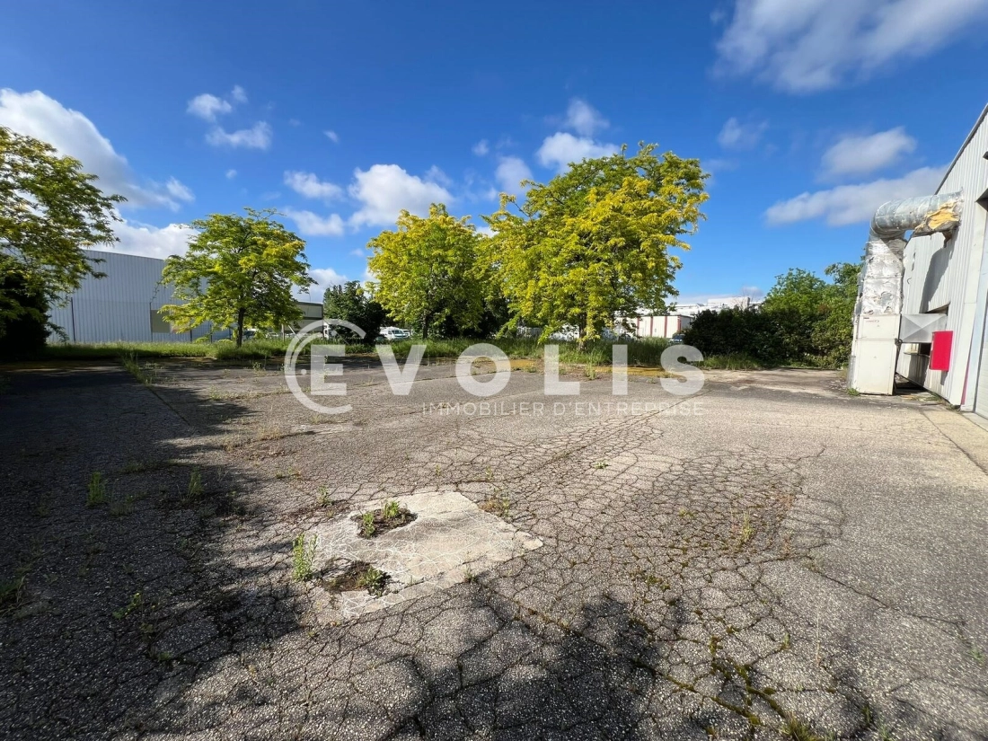 Photo 11 – vente Entrepôts / activités	BRON (69500)
