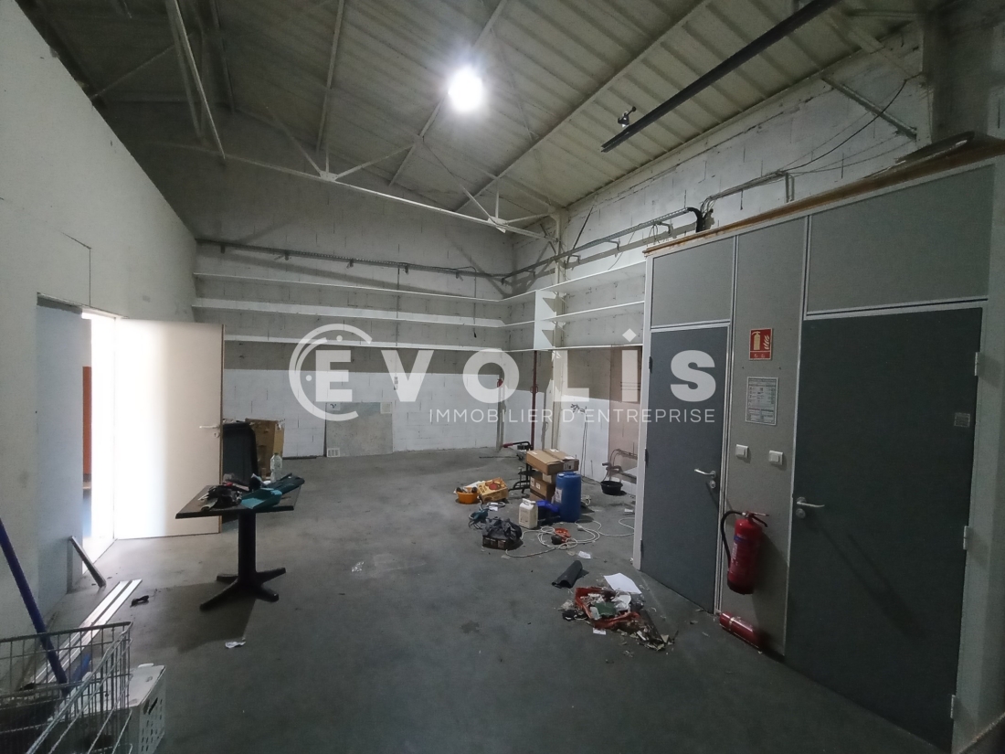 Photo 11 – location Entrepôts / activités	VENISSIEUX (69200)