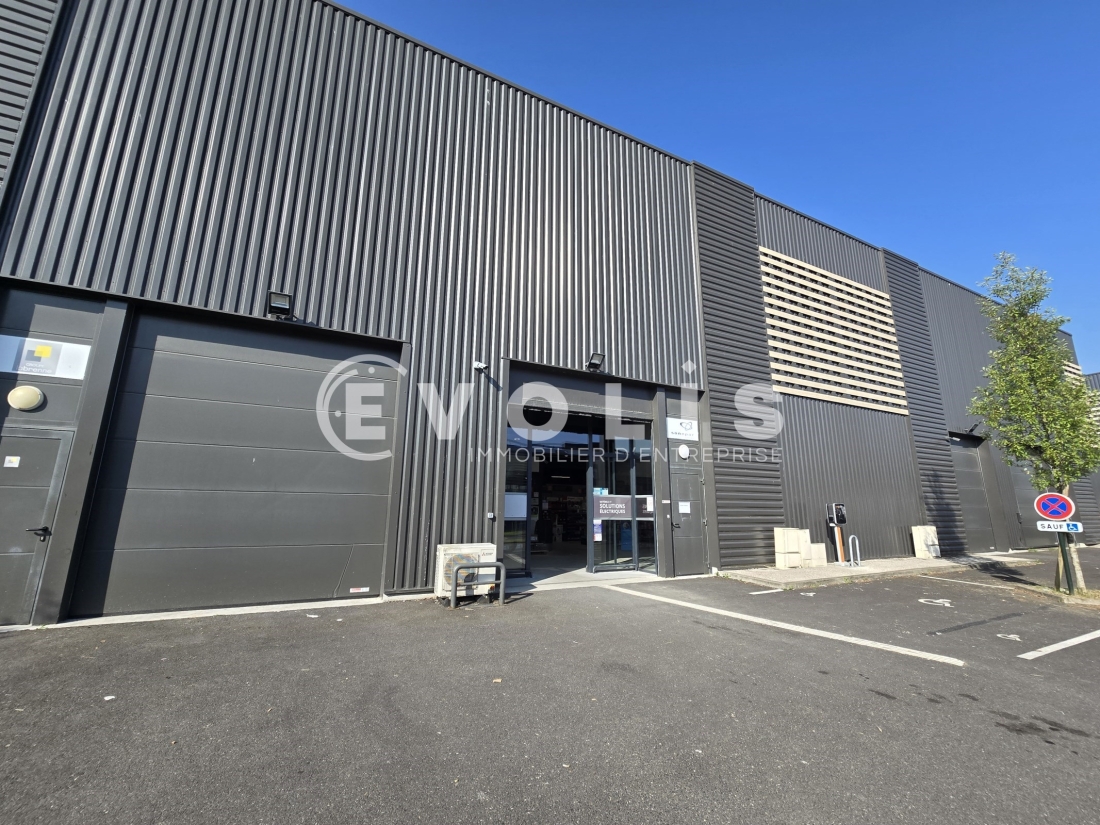 Photo 1 – location Entrepôts / activités	VILLEBON SUR YVETTE (91140)