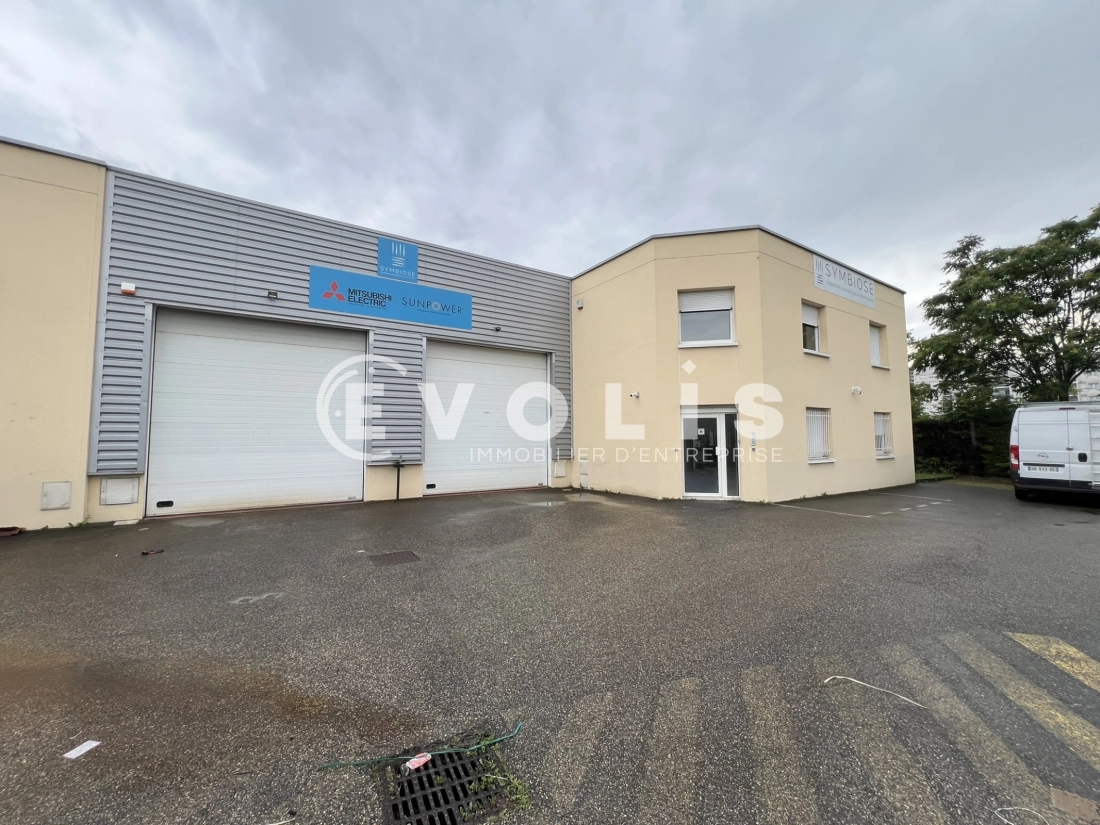 Photo 2 – location Entrepôts / activités	VENISSIEUX (69200)