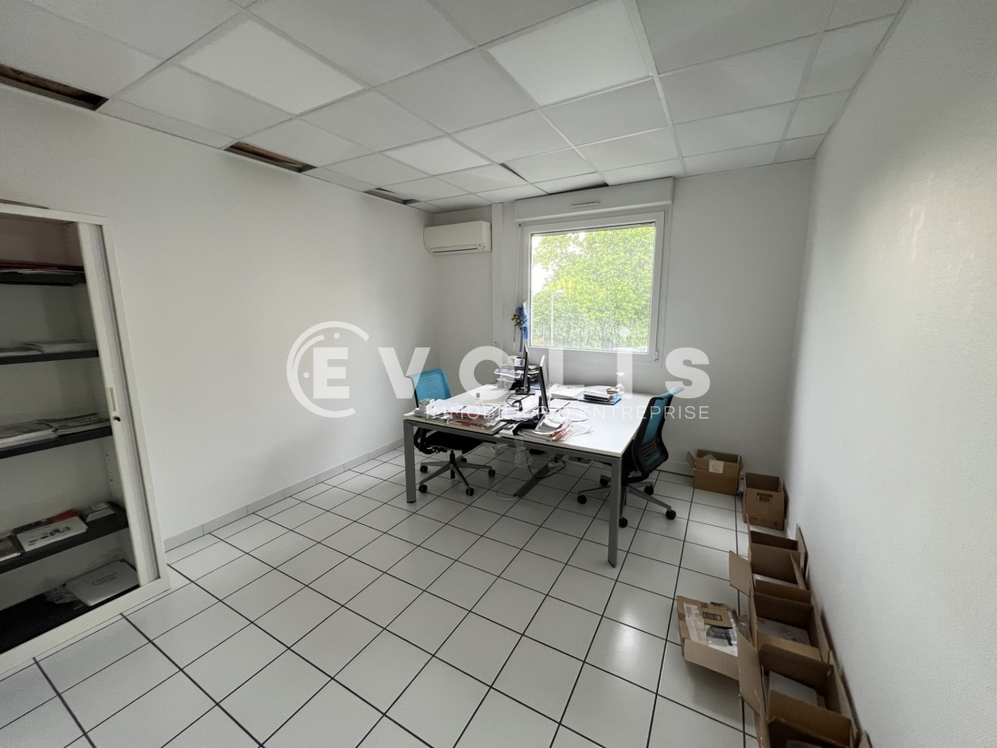 Photo 15 – location Entrepôts / activités	VENISSIEUX (69200)