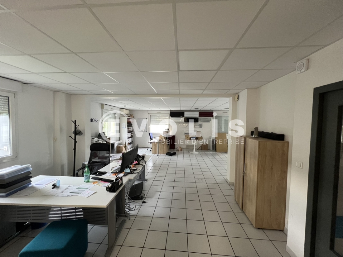 Photo 7 – location Entrepôts / activités	VENISSIEUX (69200)