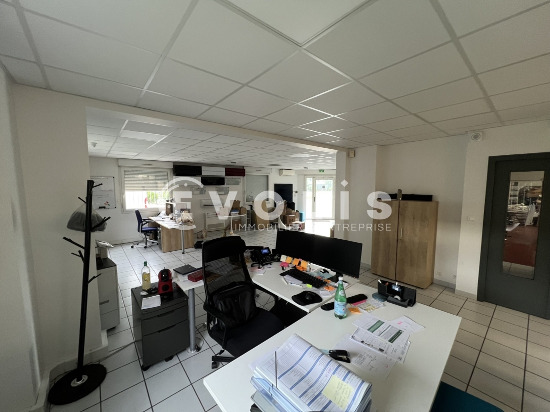 Photo 8 – location Entrepôts / activités	VENISSIEUX (69200)