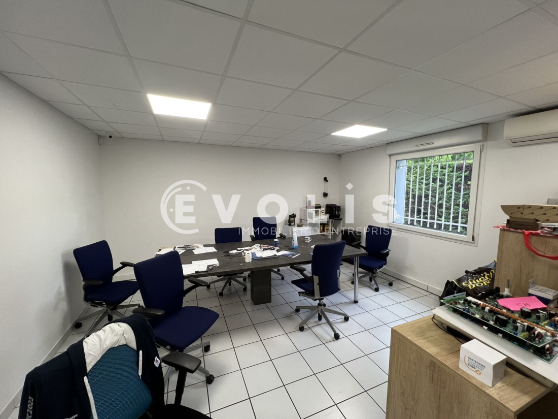 Photo 9 – location Entrepôts / activités	VENISSIEUX (69200)