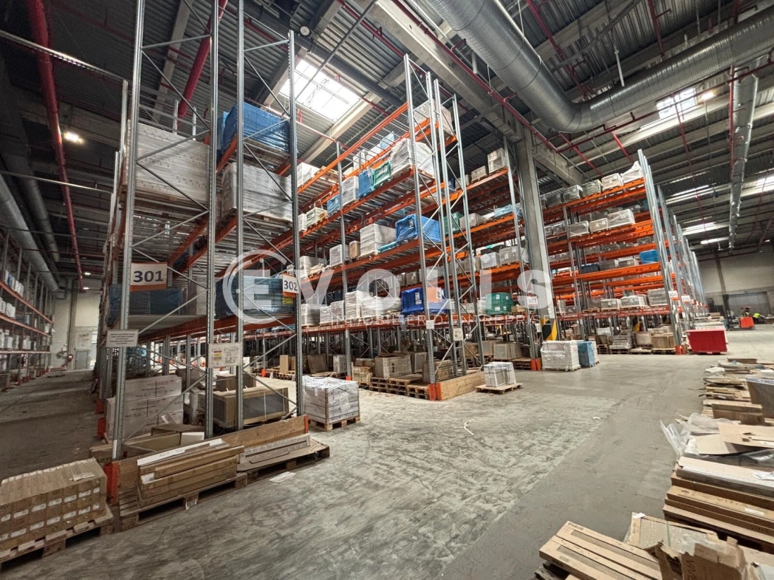 Photo 4 – location Entrepôts / activités	VAULX MILIEU (38090)