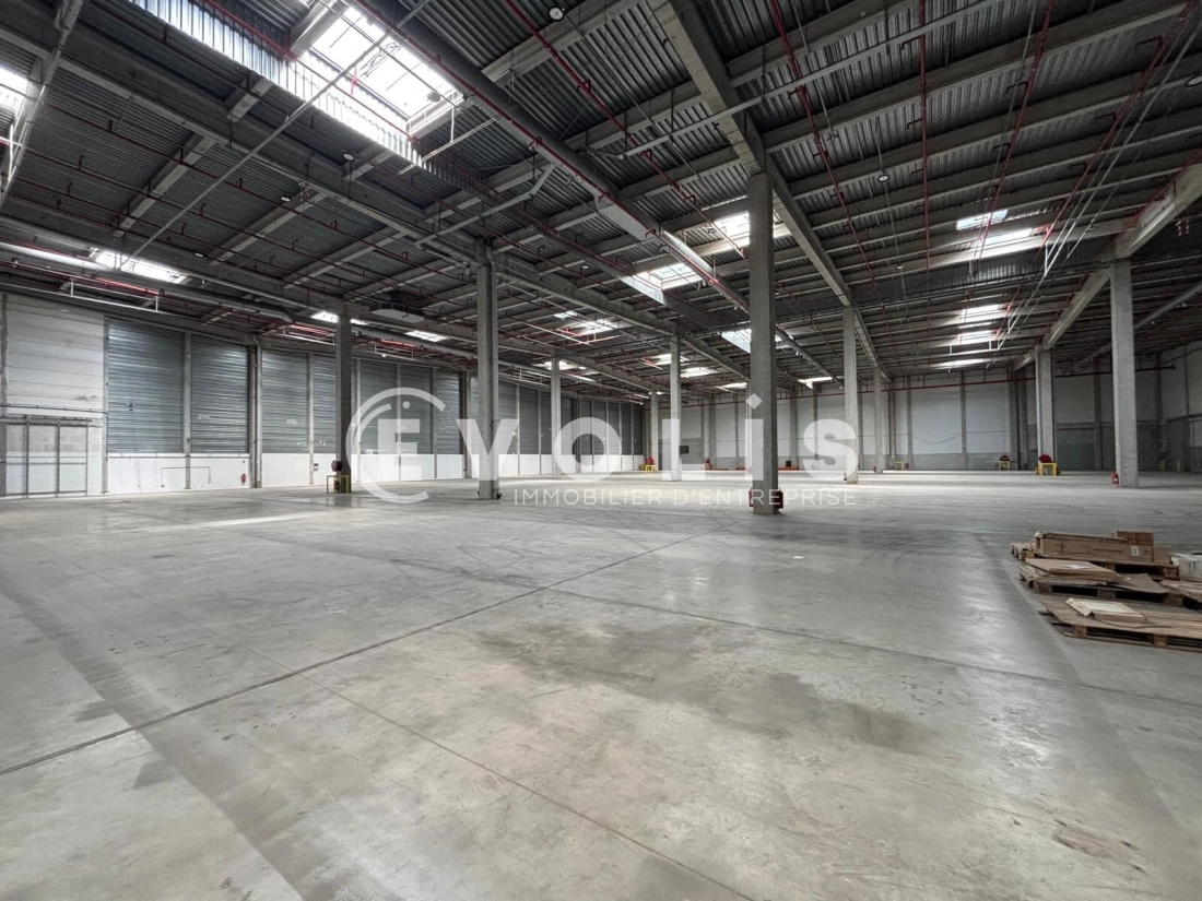Photo 3 – location Entrepôts / activités	VAULX MILIEU (38090)