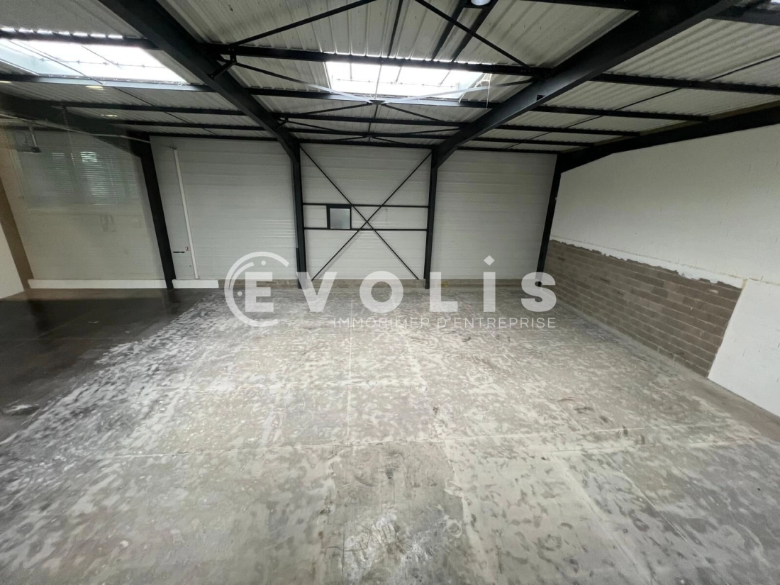 Photo 2 – location Entrepôts / activités	VENISSIEUX (69200)