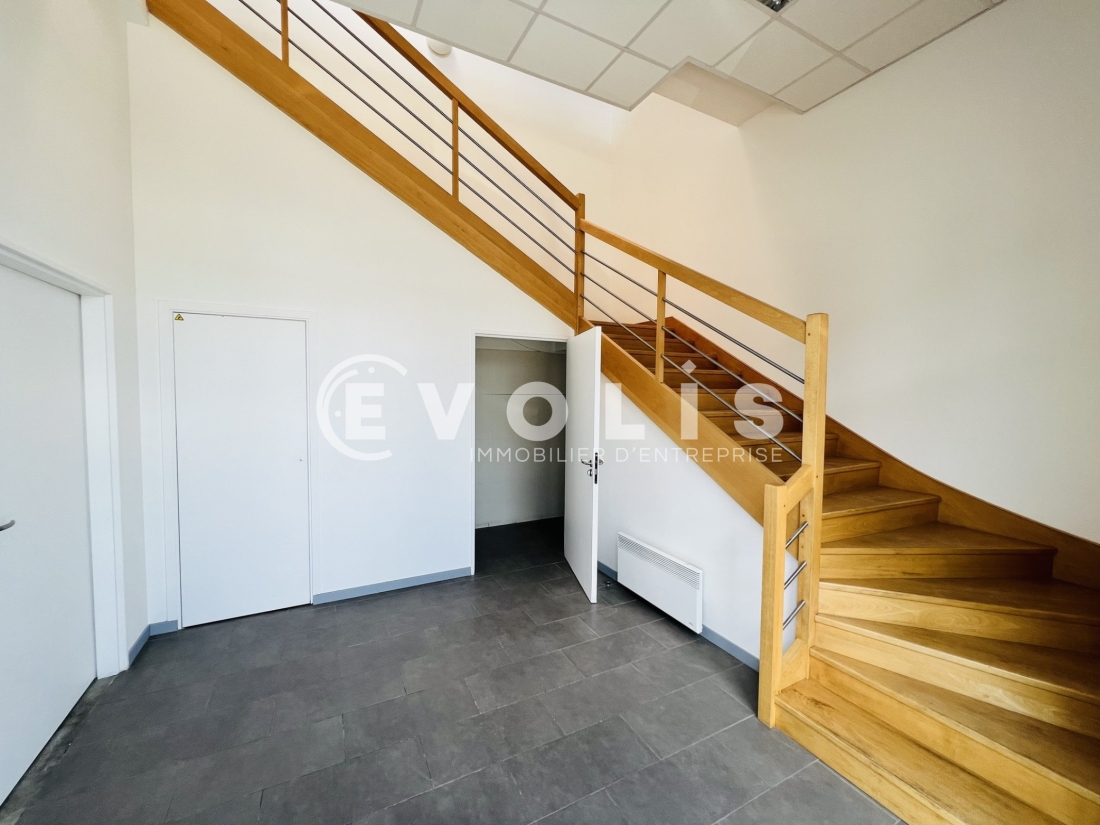 Photo 8 – location Entrepôts / activités	LIEUSAINT (77127)