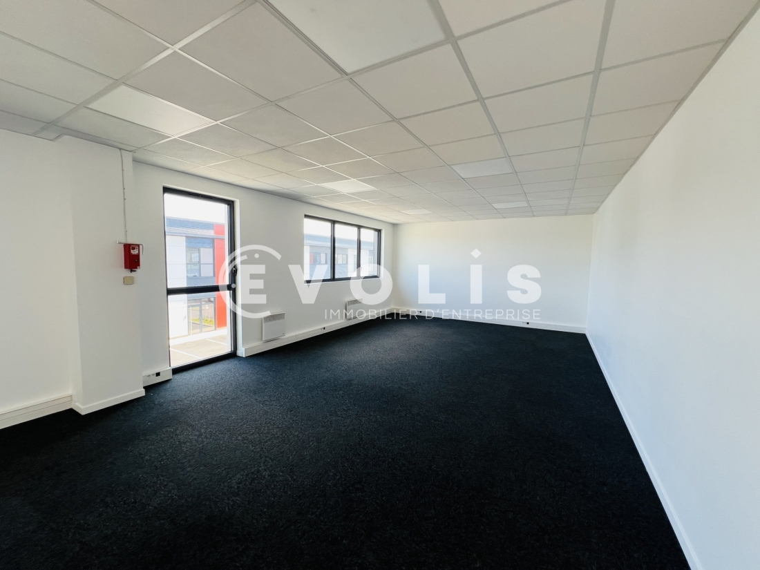 Photo 12 – location Entrepôts / activités	LIEUSAINT (77127)