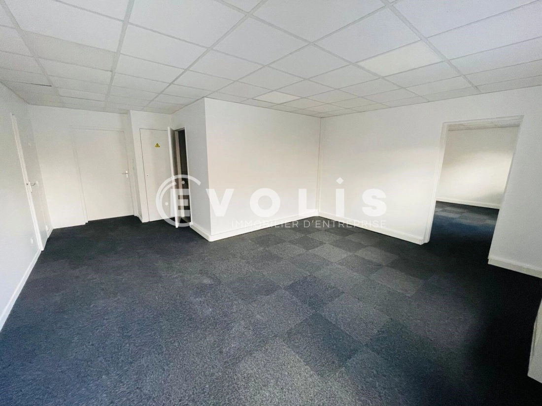 Photo 3 – location Entrepôts / activités	MOISSY CRAMAYEL (77550)