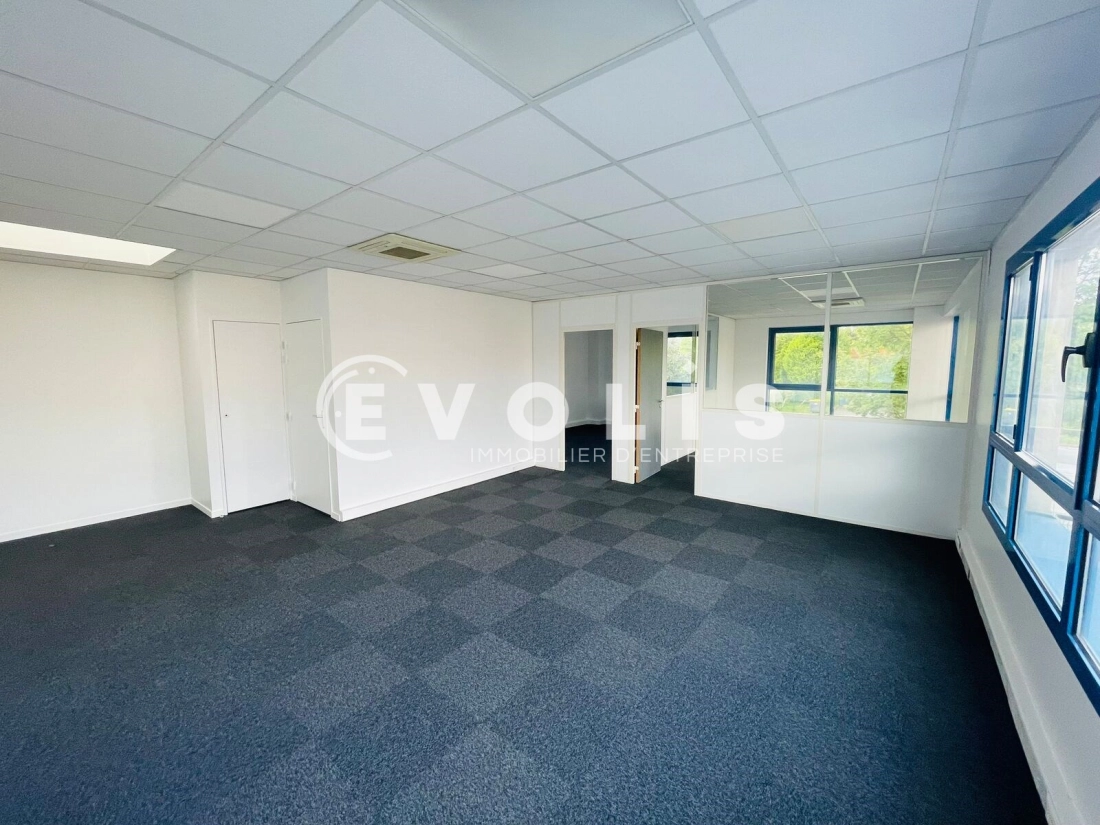 Photo 4 – location Entrepôts / activités	MOISSY CRAMAYEL (77550)