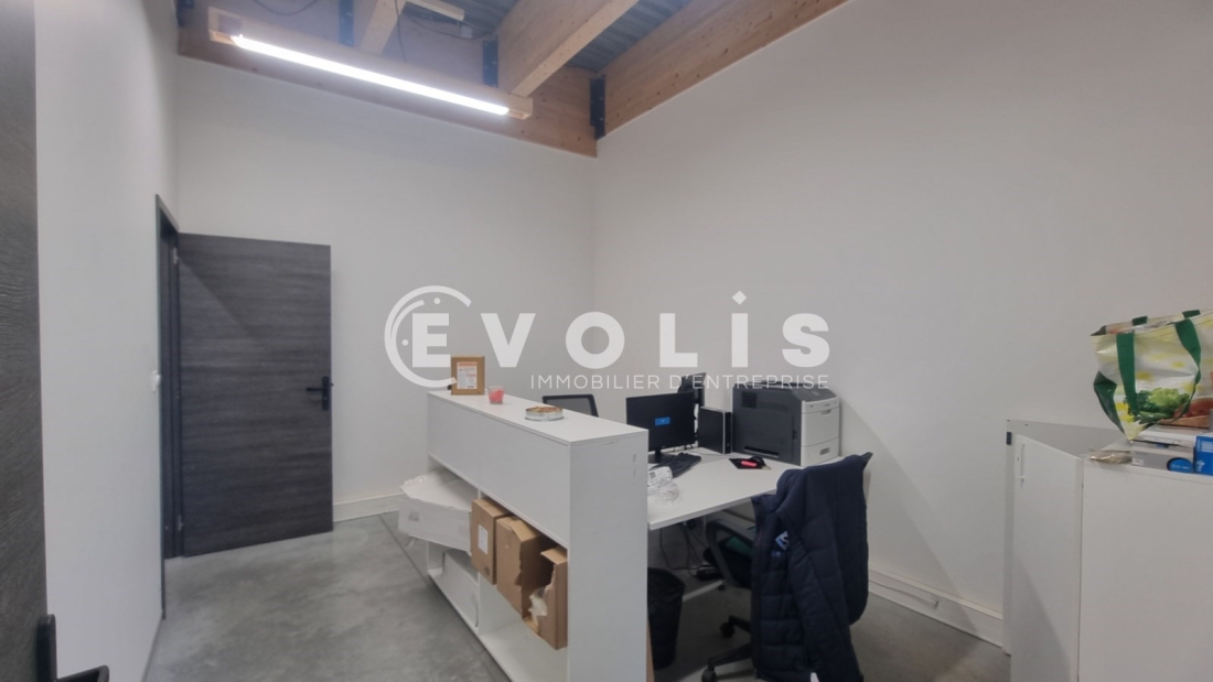 Photo 7 – location Entrepôts / activités	SERRIS (77700)