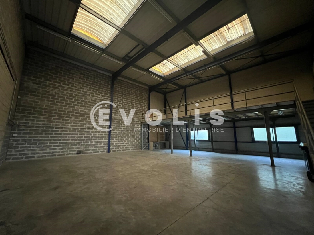 Photo 2 – location Entrepôts / activités	CHAMPIGNY SUR MARNE (94500)