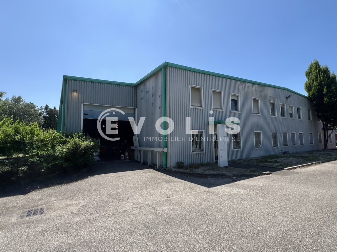 Photo 3 – location Entrepôts / activités	VAULX EN VELIN (69120)