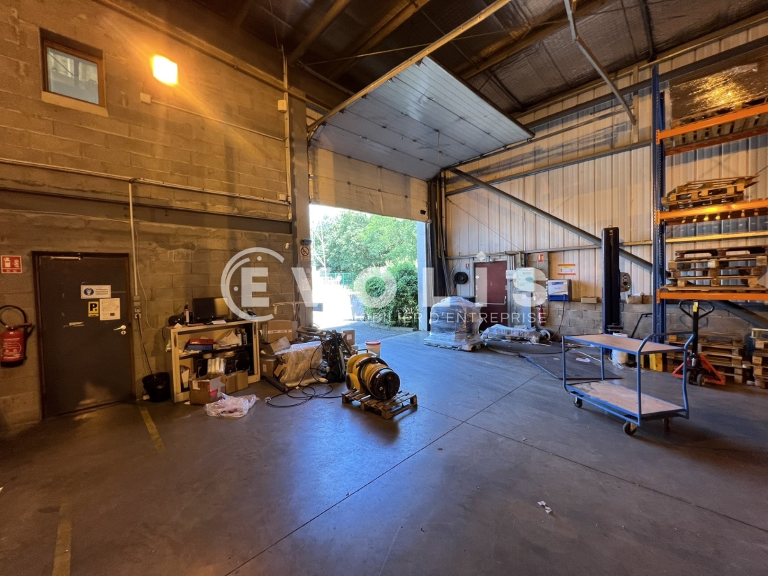 Photo 6 – location Entrepôts / activités	VAULX EN VELIN (69120)