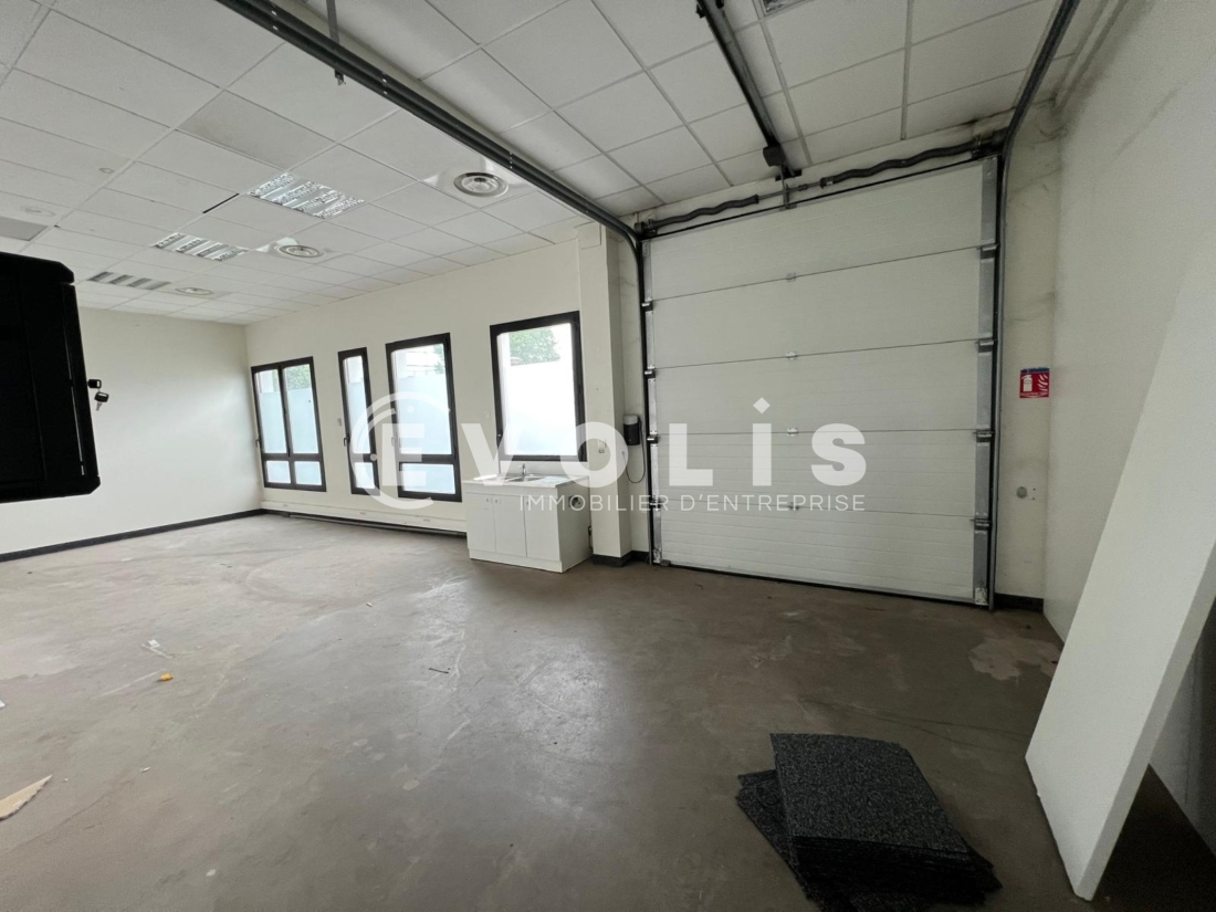 Photo 2 – location bureaux	ST PRIEST (69800)