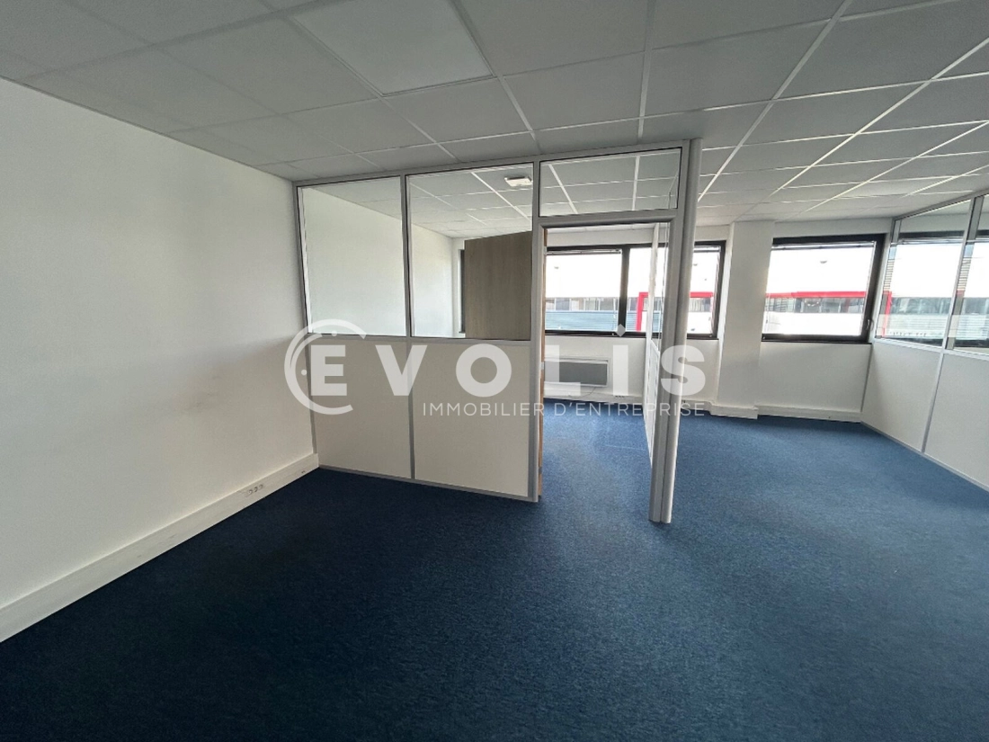 Photo 6 – location Entrepôts / activités	CHANTELOUP EN BRIE (77600)