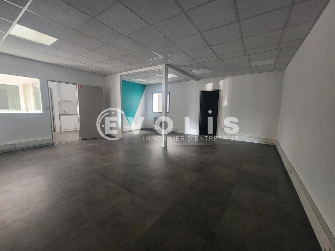 Photo 8 – location Entrepôts / activités	BRON (69500)