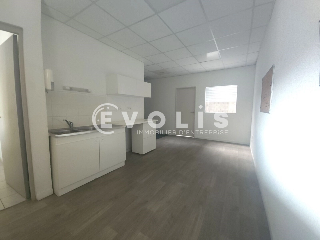 Photo 4 – location Entrepôts / activités	BRON (69500)