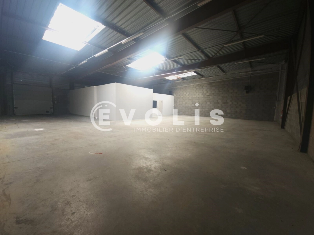 Photo 5 – location Entrepôts / activités	BRON (69500)