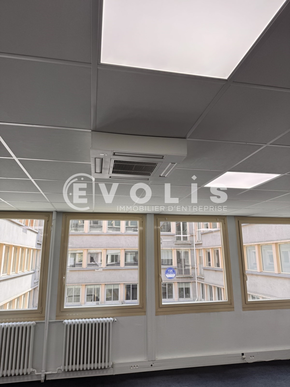 Photo 4 – location bureaux	PARIS (75008)