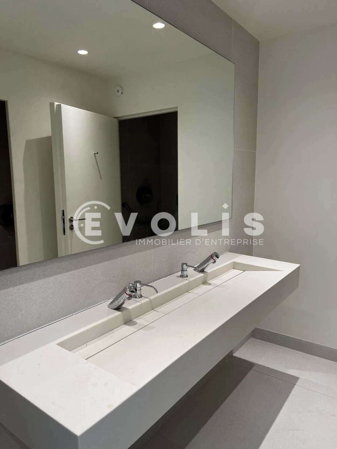 Photo 7 – location bureaux	PARIS (75008)