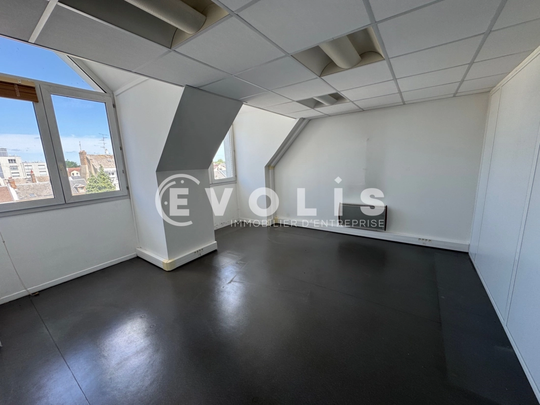 Photo 1 – location bureaux	AMIENS (80000)