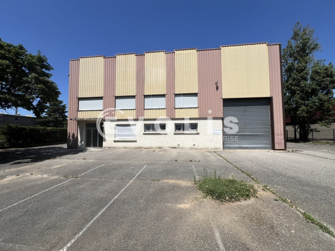 Photo 2 – location Entrepôts / activités	CHASSIEU (69680)
