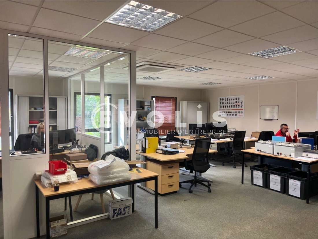 Photo 5 – location Entrepôts / activités	ARNAS (69400)