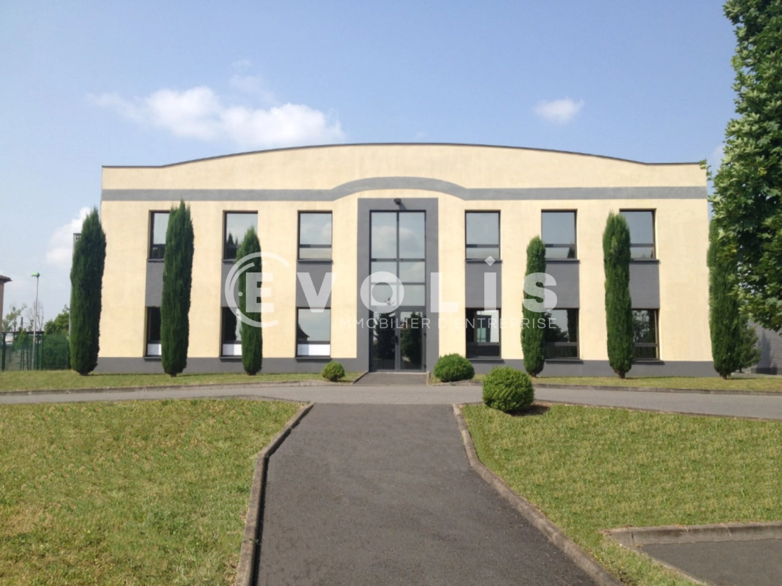 Photo 1 – location Entrepôts / activités	ARNAS (69400)