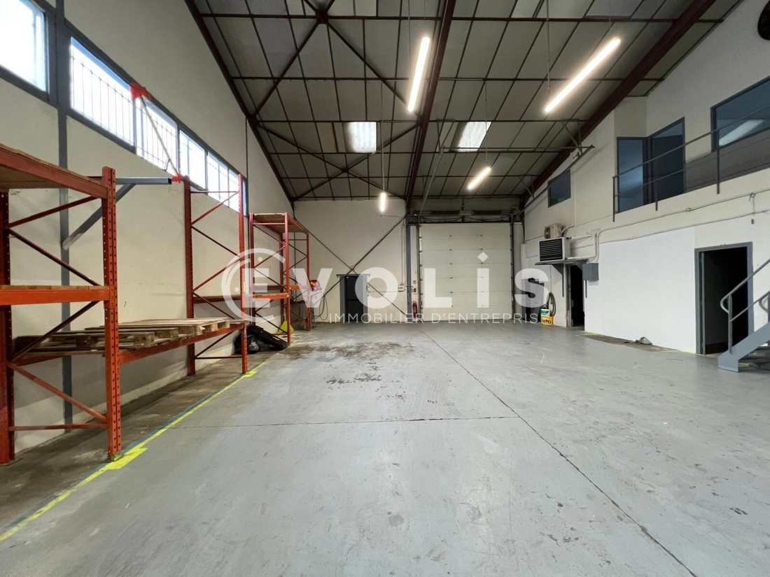 Photo 14 – location Entrepôts / activités	GRIGNY (69520)