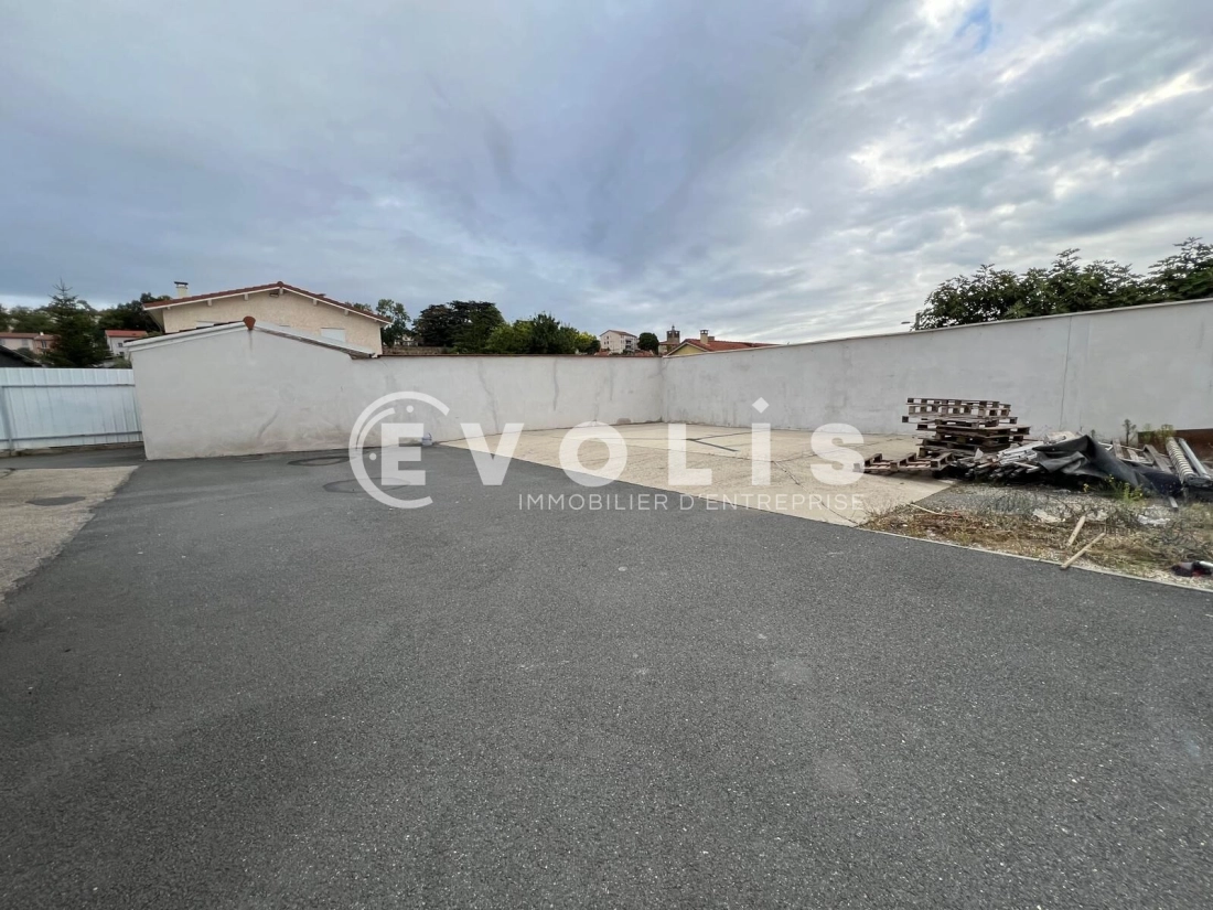 Photo 3 – location Entrepôts / activités	GRIGNY (69520)