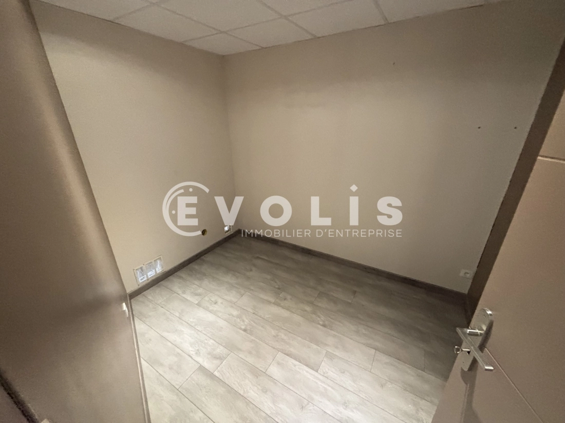 Photo 4 – location Locaux commerciaux	PONT DE METZ (80480)