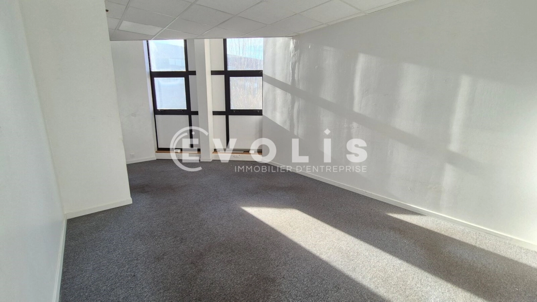 Photo 8 – location Entrepôts / activités	CHELLES (77500)