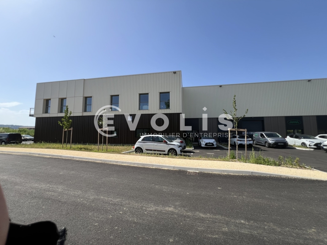 Photo 3 – vente Entrepôts / activités	RILLIEUX LA PAPE (69140)