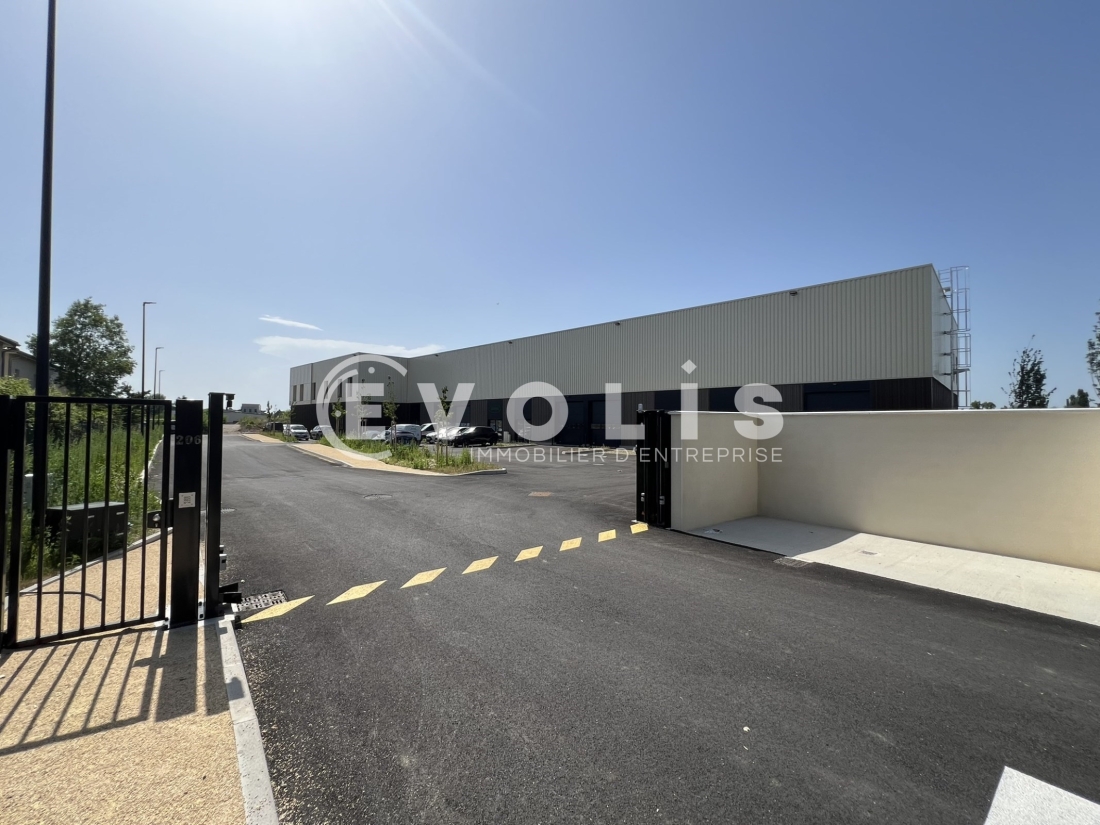 Photo 4 – vente Entrepôts / activités	RILLIEUX LA PAPE (69140)