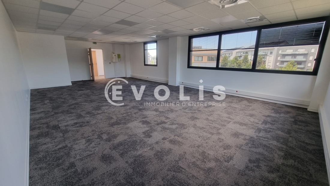 Photo 2 – location bureaux	SERRIS (77700)