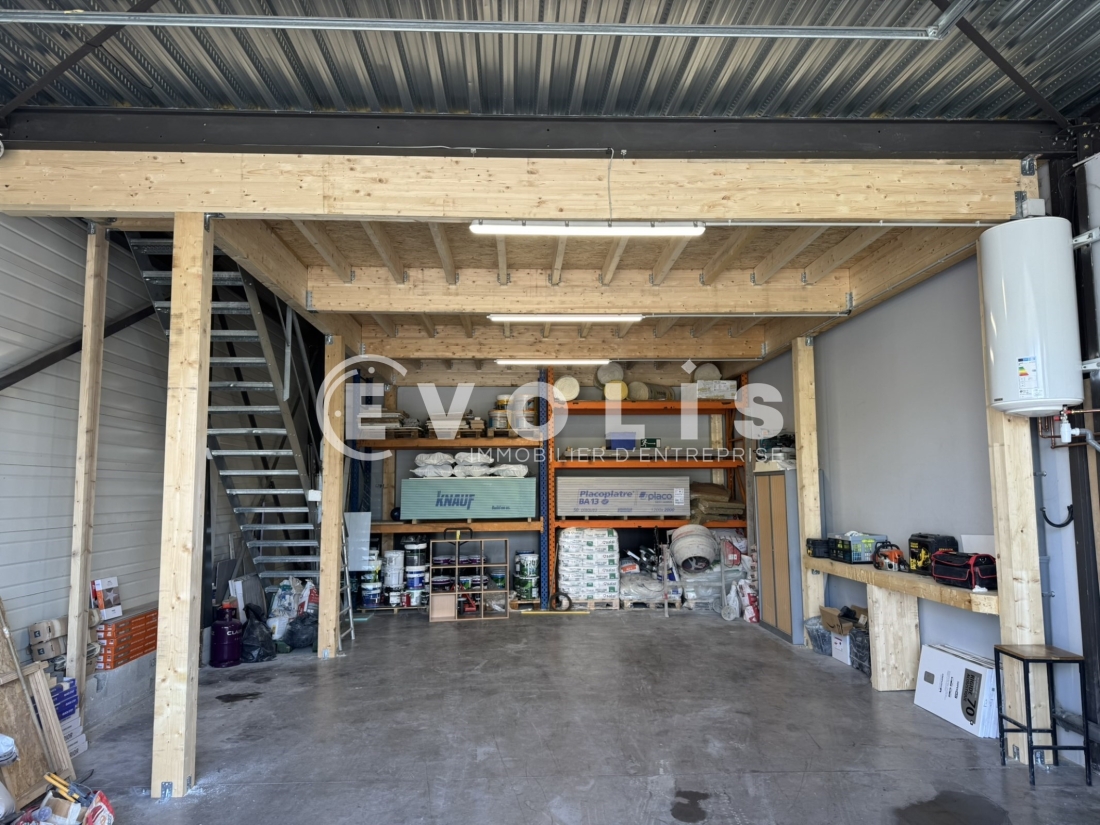 Photo 2 – location Entrepôts / activités	BEYNOST (01700)