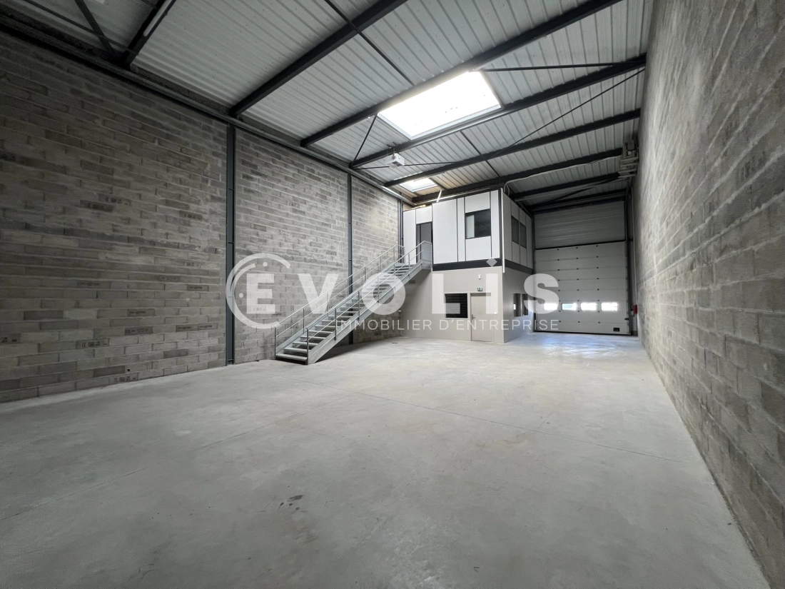 Photo 3 – location Entrepôts / activités	GENAS (69740)
