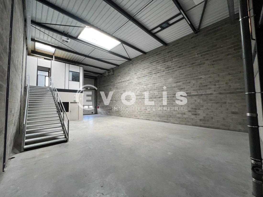 Photo 4 – location Entrepôts / activités	GENAS (69740)
