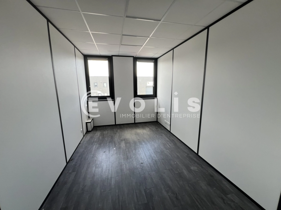 Photo 8 – location Entrepôts / activités	GENAS (69740)