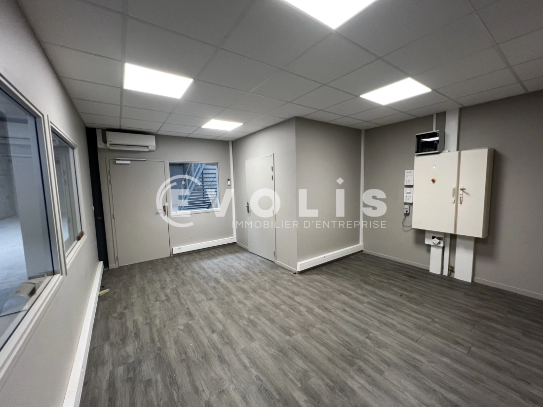 Photo 13 – location Entrepôts / activités	GENAS (69740)